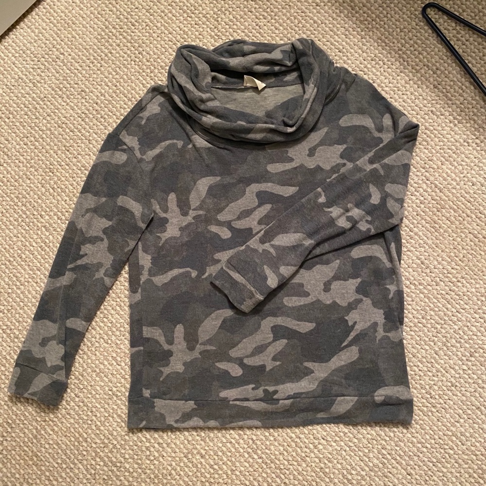 1.4.3. Story by Line Up Camo Turtleneck Sweater